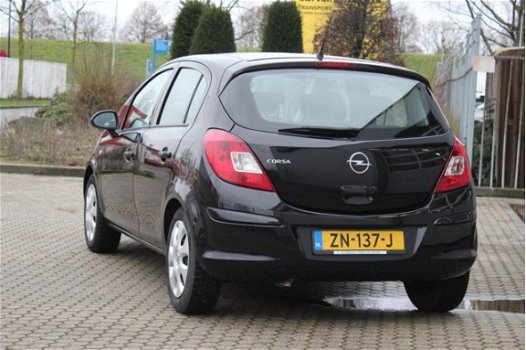 Opel Corsa - 1.2-16V Cosmo | Airco - Dealer onderhouden - Nette auto - 1