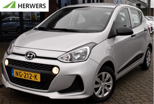 Hyundai i10 - 1.0i i-Motion Parkeersensoren / Airco - 1