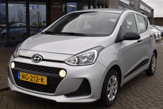 Hyundai i10 - 1.0i i-Motion Parkeersensoren / Airco - 1