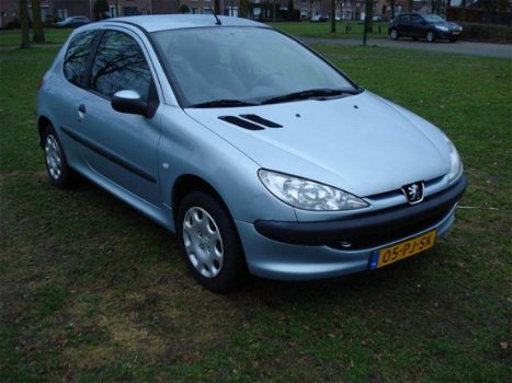 Peugeot 206 - 1