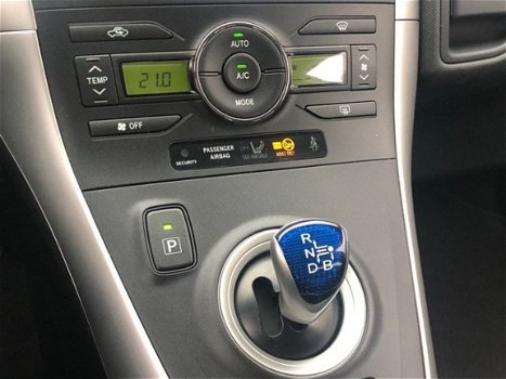 Toyota Auris - 1.8 Full Hybrid Business navigatie | Automaat | Navigatie | Climate control | Cruise - 1