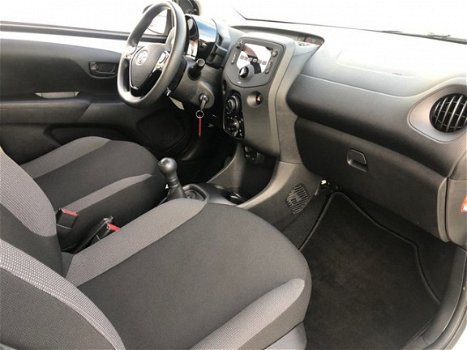 Toyota Aygo - 1.0 VVT-i x-fun | Bluetooth | Start\ Stop | Achterruitverwarming | - 1