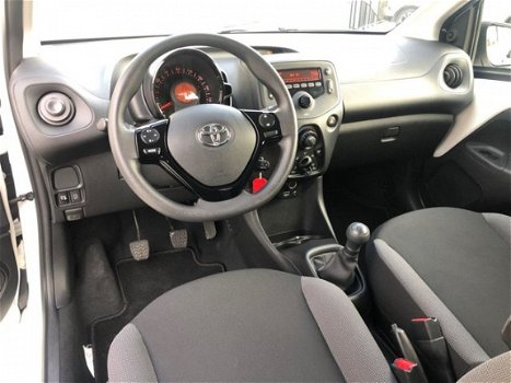 Toyota Aygo - 1.0 VVT-i x-fun | Bluetooth | Start\ Stop | Achterruitverwarming | - 1