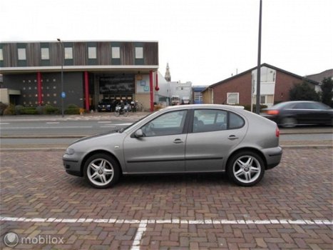 Seat Leon - - 1.8-20V Sport Automaat Leer Airco ( Inruil mogelijk ') - 1