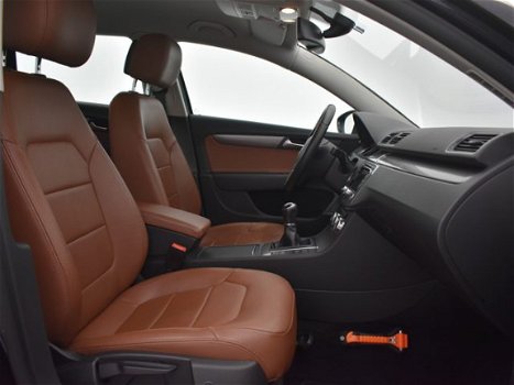 Volkswagen Passat Variant - 1.6 TDI Comfort Executive Line BlueMotion / LEDER / NAVI / PDC / EL. PAK - 1