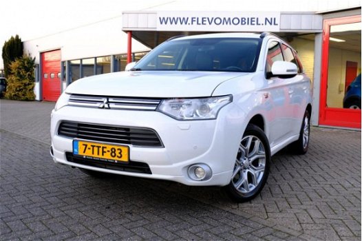 Mitsubishi Outlander - 2.0 PHEV Instyle+ Xenon/Leer/Zonnedak/Navi Ex. BTW - 1