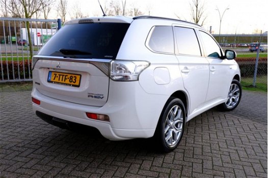 Mitsubishi Outlander - 2.0 PHEV Instyle+ Xenon/Leer/Zonnedak/Navi Ex. BTW - 1