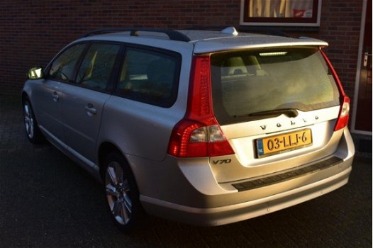 Volvo V70 - 2.4 D5 Kinetic '10 Navi Leder Xenon - 1