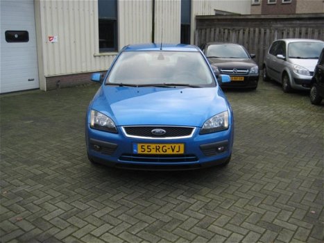 Ford Focus - 1.6-16V First Edition - 1