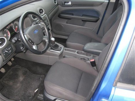 Ford Focus - 1.6-16V First Edition - 1