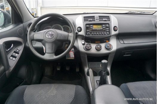 Toyota RAV4 - 2.0 VVTi - 1