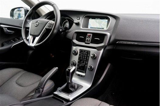 Volvo V40 Cross Country - 2.0 D3 Nordic+ Stoelverwarming/ Full map navigatie/ Standkachel/ Full led/ - 1