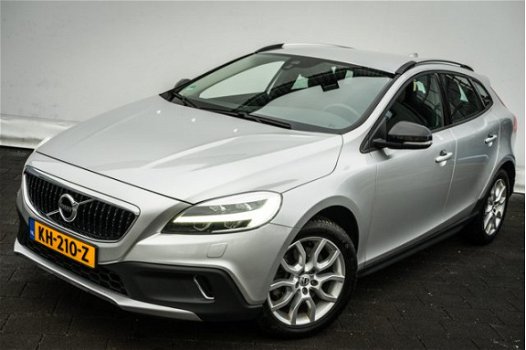 Volvo V40 Cross Country - 2.0 D3 Nordic+ Stoelverwarming/ Full map navigatie/ Standkachel/ Full led/ - 1