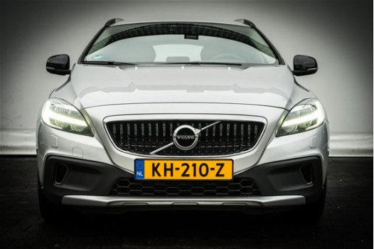 Volvo V40 Cross Country - 2.0 D3 Nordic+ Stoelverwarming/ Full map navigatie/ Standkachel/ Full led/ - 1