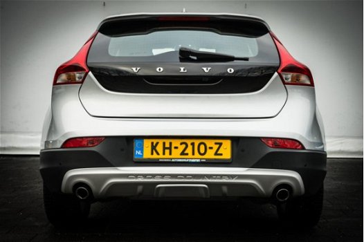 Volvo V40 Cross Country - 2.0 D3 Nordic+ Stoelverwarming/ Full map navigatie/ Standkachel/ Full led/ - 1