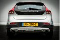 Volvo V40 Cross Country - 2.0 D3 Nordic+ Stoelverwarming/ Full map navigatie/ Standkachel/ Full led/ - 1 - Thumbnail