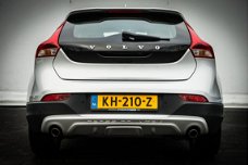 Volvo V40 Cross Country - 2.0 D3 Nordic+ Stoelverwarming/ Full map navigatie/ Standkachel/ Full led/