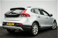 Volvo V40 Cross Country - 2.0 D3 Nordic+ Stoelverwarming/ Full map navigatie/ Standkachel/ Full led/ - 1 - Thumbnail