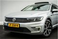 Volkswagen Passat Variant - 1.4 TSI GTE Panoramadak/ Ex btw/ Discover Pro navigatie/ Ergo stoel/ Ful - 1 - Thumbnail