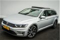 Volkswagen Passat Variant - 1.4 TSI GTE Panoramadak/ Ex btw/ Discover Pro navigatie/ Ergo stoel/ Ful - 1 - Thumbnail