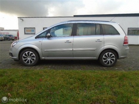 Opel Zafira - 2.2 Cosmo Automaat Clima 7 Pers - 1