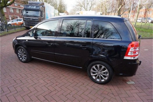 Opel Zafira - 1.8 Edition 7 PERSOONS NAVIGATIE, TREKHAAK PAS NIEUWE DISTRIBUTIERIEM - 1