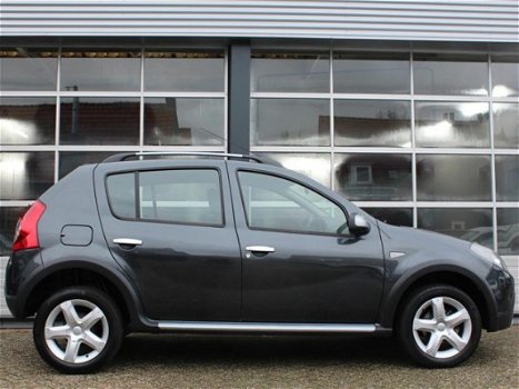 Dacia Sandero - 1.6 Stepway (Airco, Navigatie, Elektr.Ramen, Lm-Velgen, Radio-CD, Bekerhouders, MET - 1