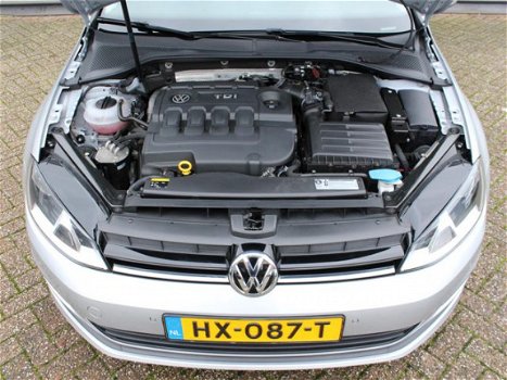 Volkswagen Golf - 1.6 TDI Comfortline (Navigatie, Bluetooth, DAB+, Parkeersensoren, Getint Glas, Lm- - 1
