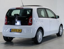 Volkswagen Up! - AUTOMAAT High Up | Panoramadak | Parkeersensoren | Navigatie | Cruise control |