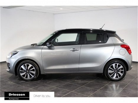 Suzuki Swift - 1.2 Stijl Smart Hybrid (Schuif-/kanteldak - Navigatie - Achteruitrijcamera) - 1