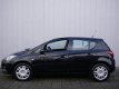 Opel Corsa - 1.4 90pk Favourite 5-deurs RIJKLAARPRIJS Airco / Bluetooth / Cruise-control - 1 - Thumbnail