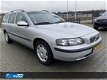 Volvo V70 - 2.4 5 cylinder Youngtimer van 2e eigenaar volledig dealer onderhouden - 1 - Thumbnail