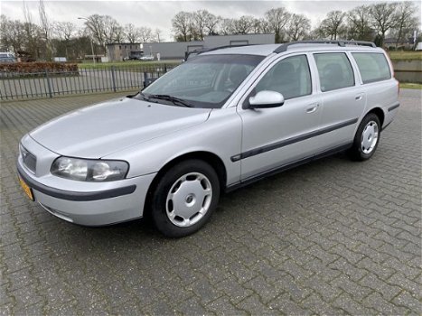 Volvo V70 - 2.4 5 cylinder Youngtimer van 2e eigenaar volledig dealer onderhouden - 1