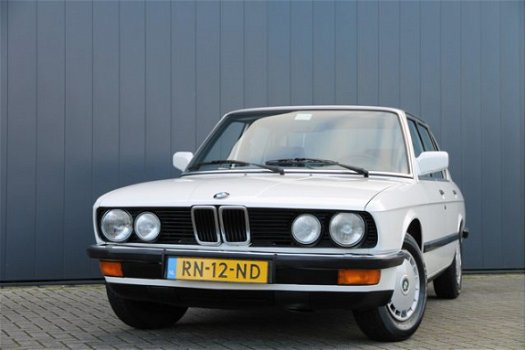 BMW 5-serie - 518i / ORG. NL AUTO / 1E EIGENAAR / 121000 KM - 1