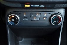 Ford Fiesta - 1.1 Trend Navigatie/Airco/Cruise/Pdc