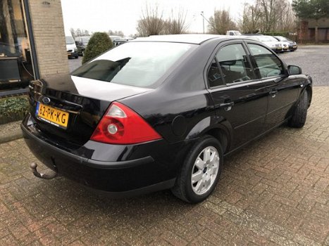 Ford Mondeo - SEDAN 1.8 16V Futura Navigatie / Trekhaak - 1