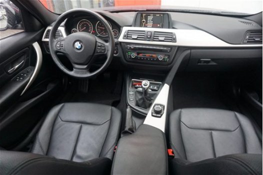 BMW 3-serie Touring - 320i xDrive Executive - 1