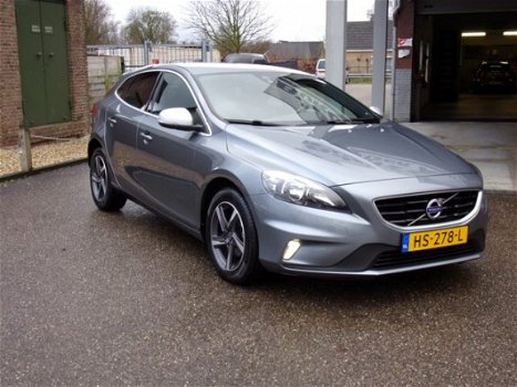 Volvo V40 - D2 R-DESIGN - 1