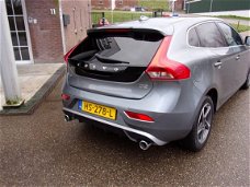 Volvo V40 - D2 R-DESIGN