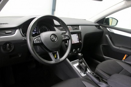 Skoda Octavia Combi - 1.0 TSI Greentech Ambition Business DSG Navigatie ParkAssist Stoelverwarming - 1