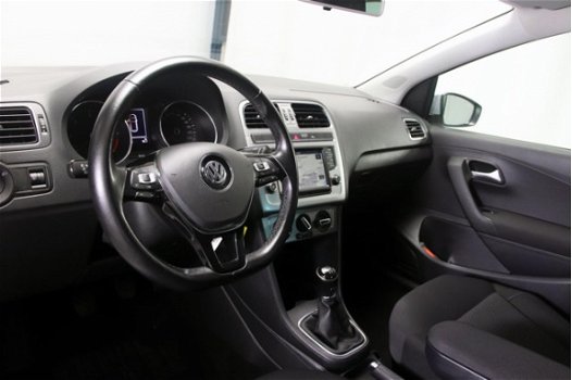 Volkswagen Polo - 1.4 TDI BlueMotion Navigatie Stuurbediening Parkeersensoren Airco - 1