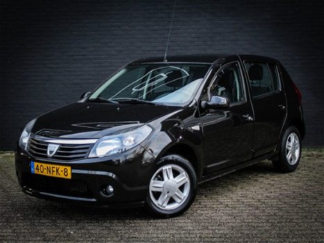 Dacia Sandero - 1.2 Blackline / Airco / Sportvelgen / 75PK - 1