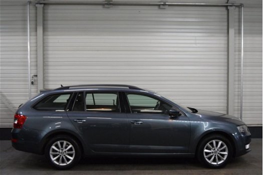 Skoda Octavia Combi - 1.0 TSI Greentech Ambition Business AUTOMAAT +NAVI/DAB/PDC/TREKHAAK - 1