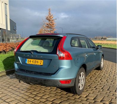 Volvo XC60 - 2.4D Automaat Momentum Xenon/Navi/Bliss - 1