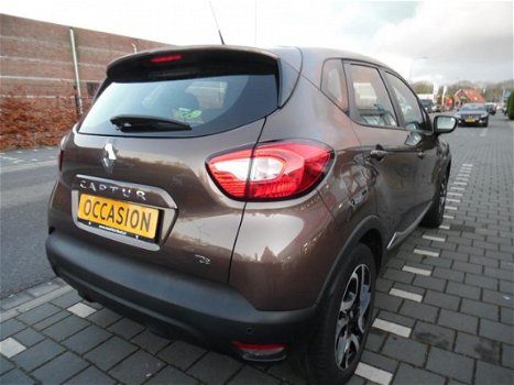 Renault Captur - 0.9 TCe dynamiqua clima en navigatie 17