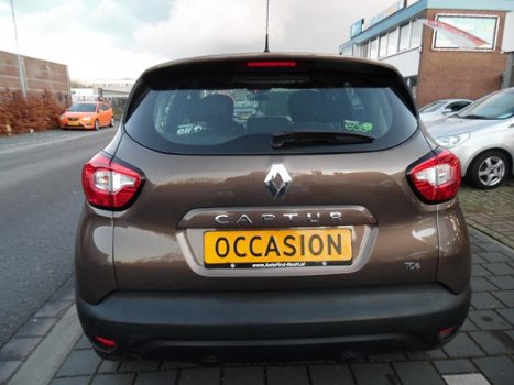 Renault Captur - 0.9 TCe dynamiqua clima en navigatie 17