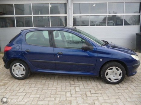 Peugeot 206 - 1.1 XR - 1