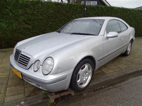 Mercedes-Benz CLK-Klasse - 200 ELEGANCE - 153470 Km - Automaat - Airco - Cruise - Leer - 1