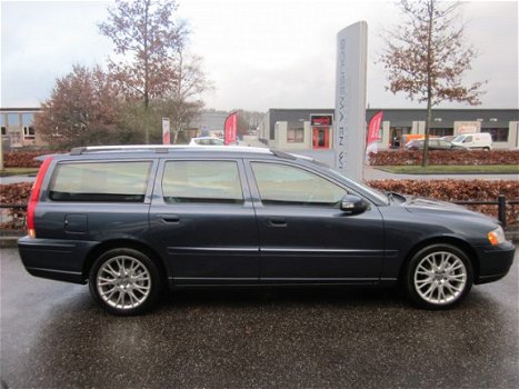 Volvo V70 - 2.4 Edition Sport Leer+Navigatie - 1