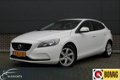 Volvo V40 - 1.6 T2 / 120 PK / Trekhaak / Navigatie / 1e Eigenaar / Dealer Onderhouden - 1 - Thumbnail